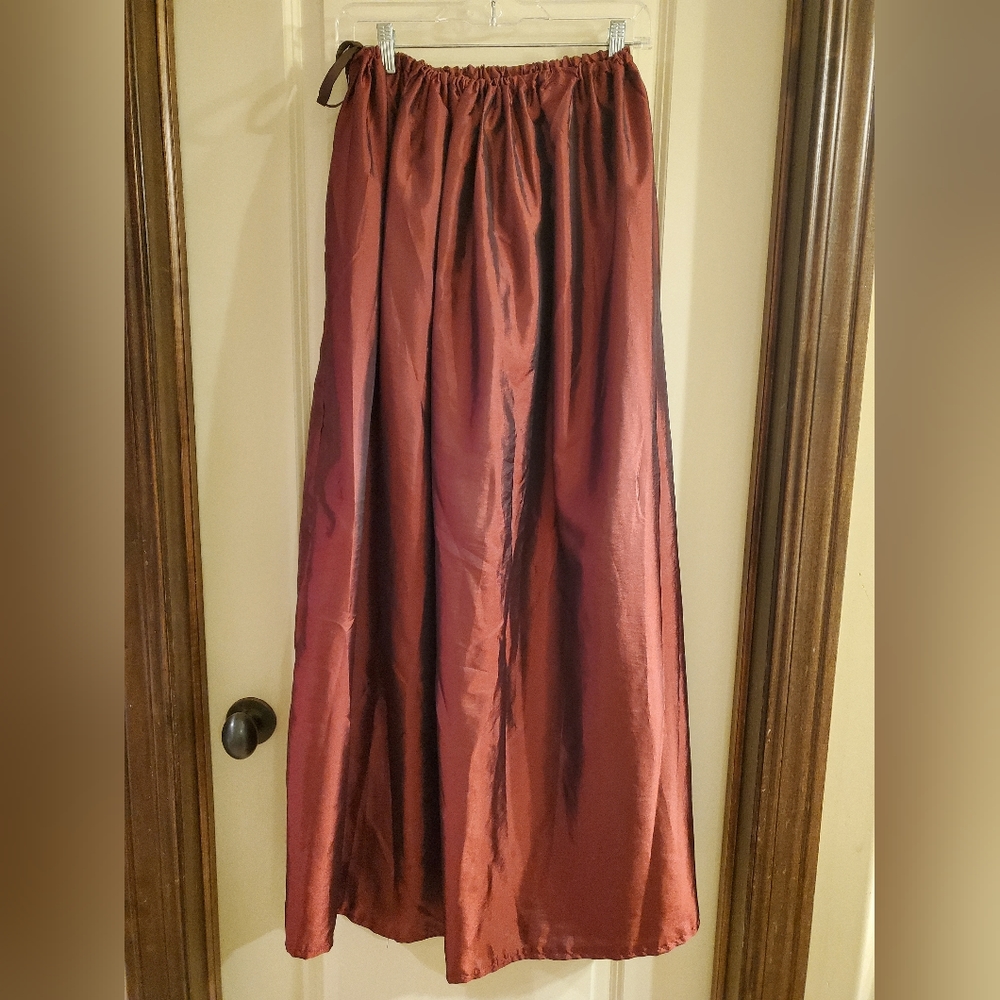 Tulip Skirt in Red Shimmer